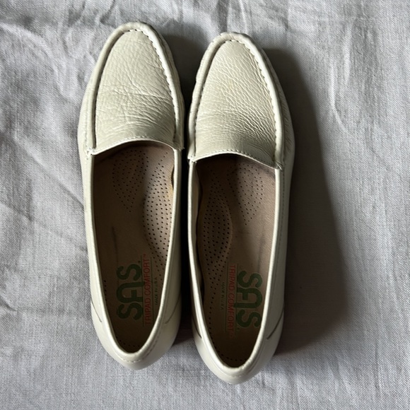 SAS White Pearl Leather Loafer Size 8 NARROW - Picture 2 of 8